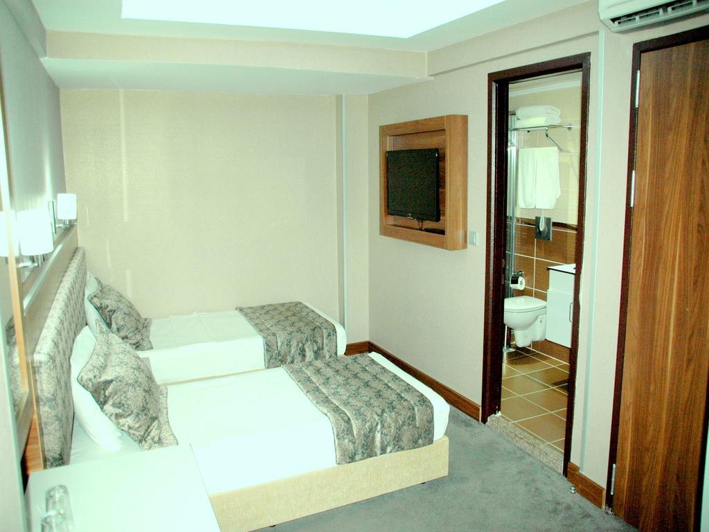 Hotel Buyuk Paris Istambul Exterior foto
