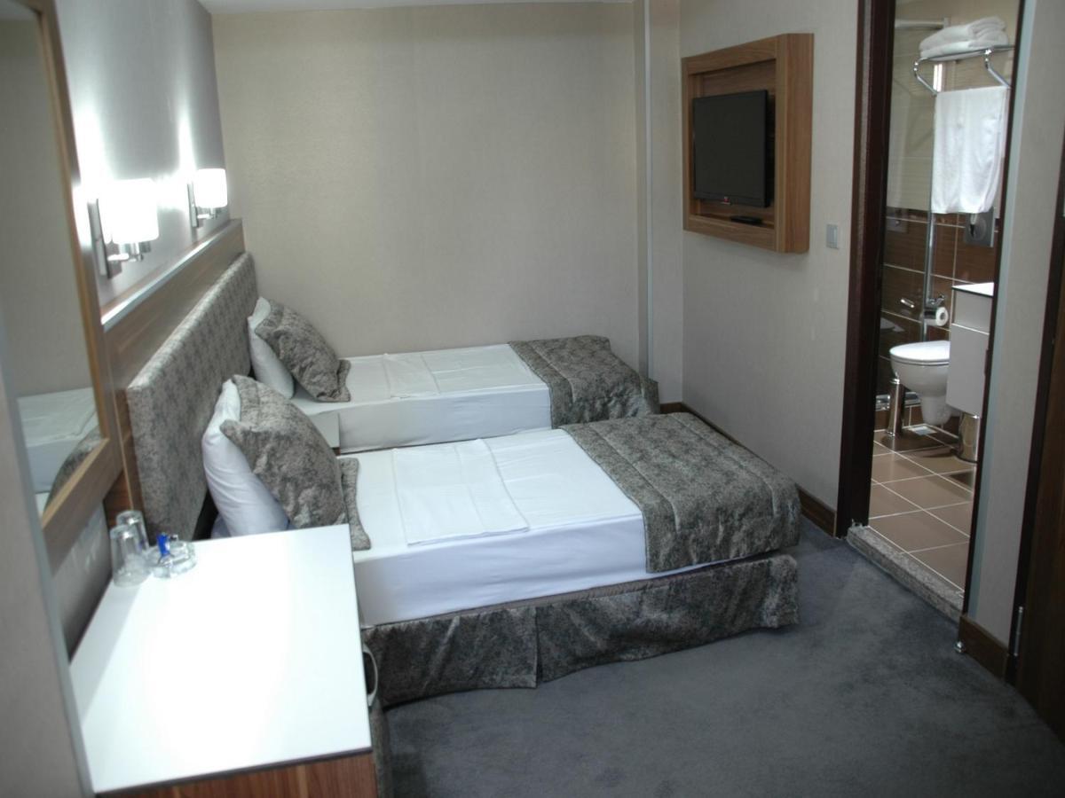 Hotel Buyuk Paris Istambul Quarto foto