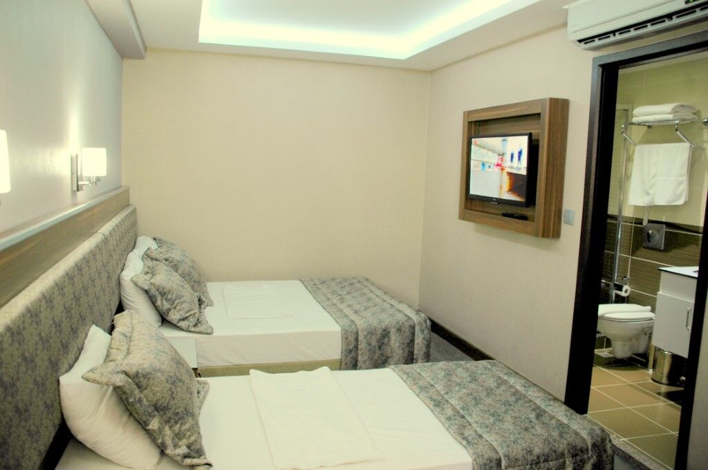 Hotel Buyuk Paris Istambul Exterior foto
